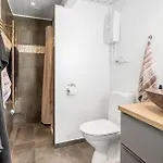Dom wakacyjny Stunning In Vaeggerlose With Wifi Bøtø By